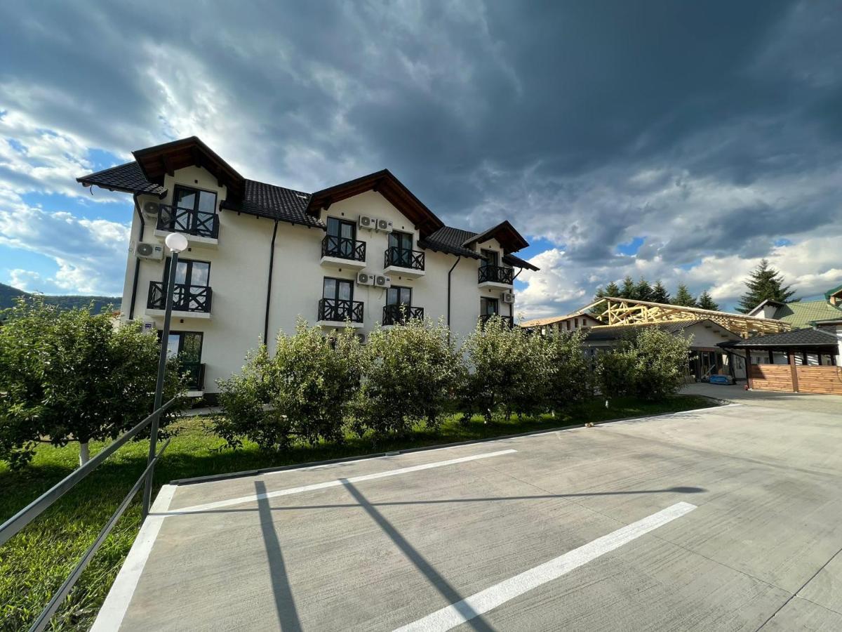 Casa Elena - Resort & Spa Voroneț Eksteriør billede